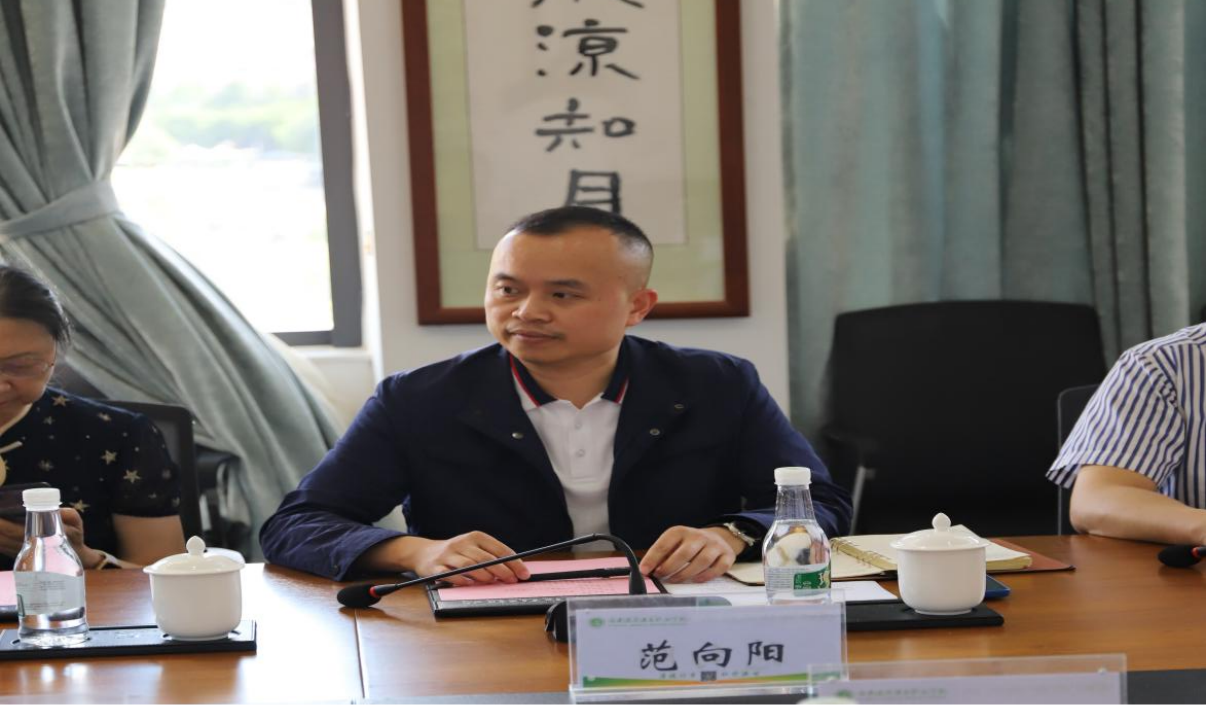 云南经济管理学院与云南皮肤病医院共建实践教学基地 签约仪式在我校隆重举行 第 5 张 云南经济管理学院与云南皮肤病医院共建实践教学基地 签约仪式在我校隆重举行 第 5 张