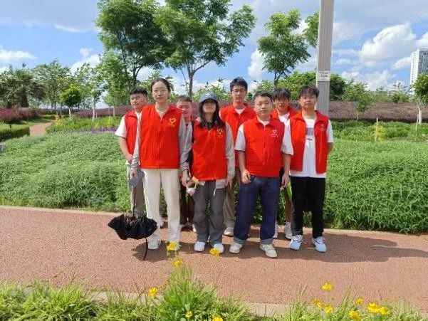 学院资讯 | 青年志愿者协会宁湖公园卫生清扫志愿服务活动圆满完成 第 6 张