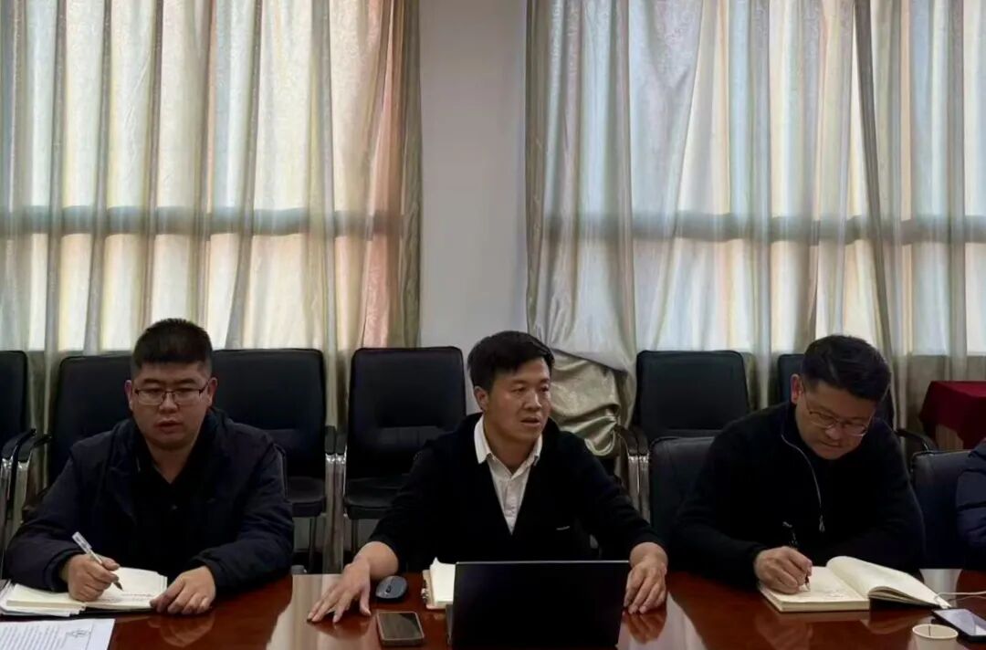 压实安全责任 筑牢安全防线|财经商贸学院召开2025年冬季安全风险隐患排查整治专项会议 第 2 张 压实安全责任 筑牢安全防线|财经商贸学院召开2025年冬季安全风险隐患排查整治专项会议 第 2 张